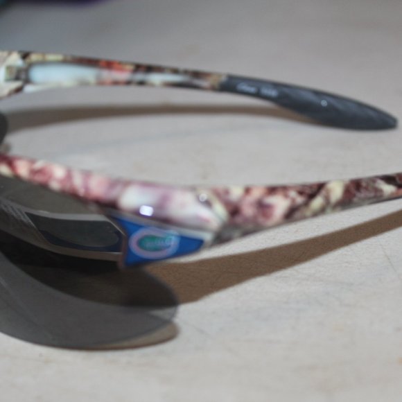 Camouflaged Collegiam Stamped Gator Sunglasses main image 5